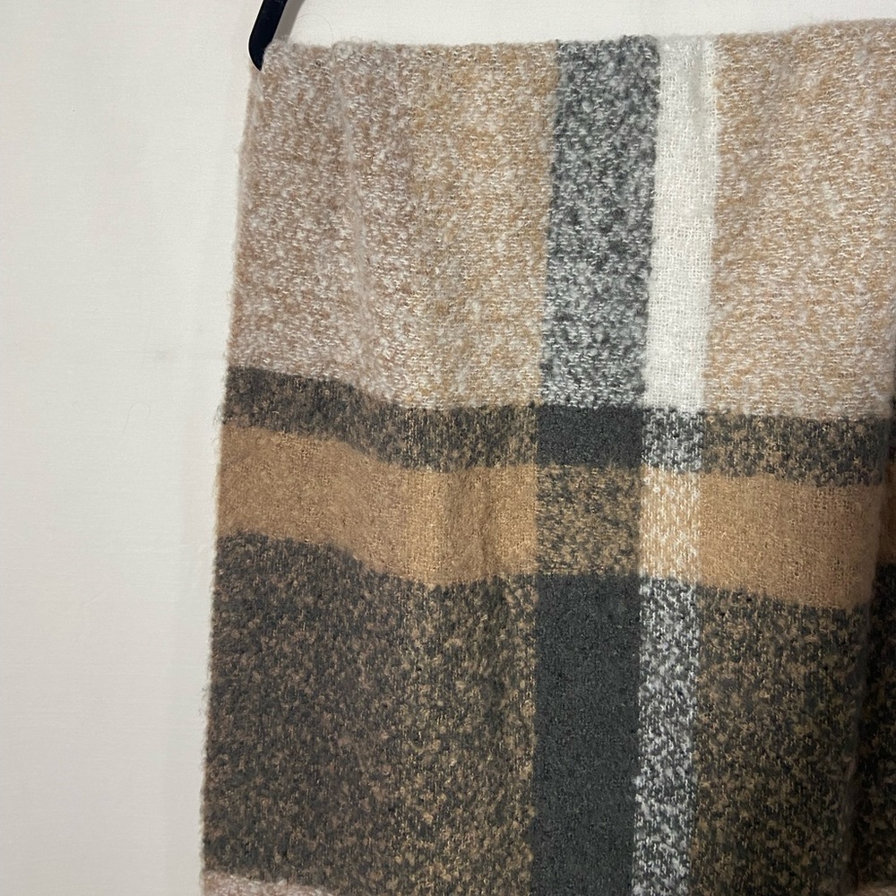 SALE Chunky Knit Khakis Tan Plaid Scarf - Picture 5 of 10